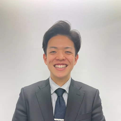 運営者 シラクラ